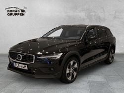 Svart Begagnad 2022 Volvo V60 CC Kombi | 309 000 kr (Marknadspris)
