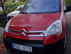 Röd Begagnad 2009 Citroën Berlingo Minibuss | 27 490 kr (Bra pris)