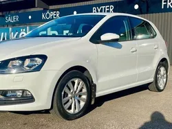Vit Begagnad 2017 VW Polo Halvkombi | 129 900 kr (Marknadspris)