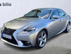 Grå Begagnad 2016 Lexus IS300h Executive Line Sedan | 229 900 kr (Marknadspris)