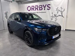 Blå (deep crystal blue metallic) Ny 2024 Mazda CX-60 Homura-Line SUV | 599 500 kr (Marknadspris)