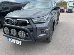 Grå metallic Begagnad 2022 Toyota HiLux Pickup | 485 000 kr (Superpris)