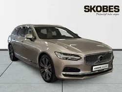 Ljusgrå (grå) Begagnad 2025 Volvo V90 Plus Kombi | 599 100 kr (Dyr)