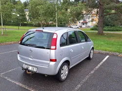 Grå Begagnad 2003 Opel Meriva Minibuss | 10 000 kr