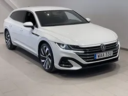 Vit (oryx white pearl) Begagnad 2023 VW Arteon R-line Kombi | 369 900 kr (Lite dyr)