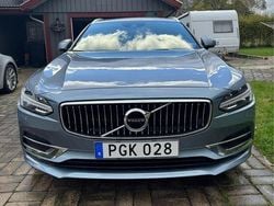 Blå Begagnad 2017 Volvo V90 Inscription Kombi | 229 000 kr (Marknadspris)