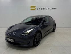 Grå Begagnad 2021 Tesla Model 3 Performance Sedan | 299 900 kr (Marknadspris)