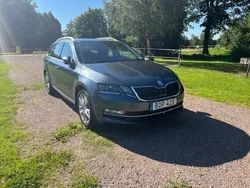 Grå Begagnad 2019 Skoda Octavia Style Kombi | 169 000 kr (Marknadspris)