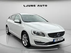 Vit Begagnad 2016 Volvo V60 Momentum Kombi | 139 900 kr (Marknadspris)