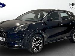 Svart (black) Begagnad 2023 Ford Puma Gen-E ST-Line SUV | 244 000 kr (Marknadspris)
