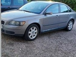 Grå Begagnad 2004 Volvo S40 Sedan | 29 000 kr (Bra pris)