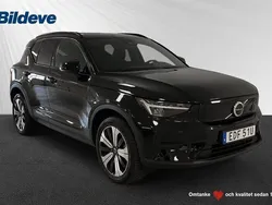 Svart Begagnad 2023 Volvo XC40 Core SUV | 369 900 kr
