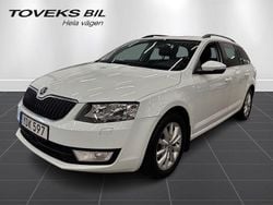 Vit Begagnad 2016 Skoda Octavia Ambition Kombi | 74 900 kr (Bra pris)