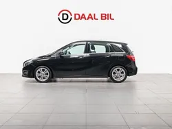 Svart Begagnad 2016 Mercedes B200 Urban Minibuss | 139 700 kr (Marknadspris)