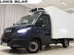 Mörkblå (blå) Begagnad 2023 Iveco Daily Van | 419 900 kr (Bra pris)