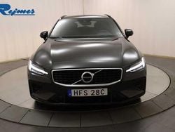 Mörkgrå (pine grey metallic) Begagnad 2019 Volvo V60 R-Design Kombi | 299 500 kr (Bra pris)