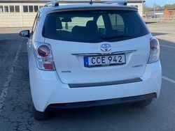 Vit Begagnad 2014 Toyota Verso Edition Minibuss | 79 900 kr (Marknadspris)