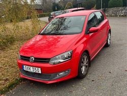 Röd Begagnad 2011 VW Polo Halvkombi | 39 000 kr (Bra pris)