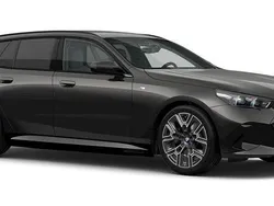 Grå Ny 2025 BMW 530e Shadowline Kombi | 720 800 kr (Marknadspris)