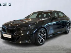 Svart Begagnad 2025 BMW 530e M Sport Sedan | 649 000 kr (Bra pris)