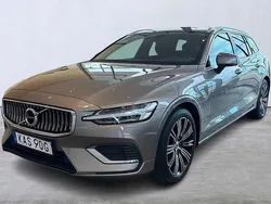 Grå Begagnad 2021 Volvo V60 Inscription Kombi | 255 000 kr (Marknadspris)