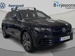 Svart Begagnad 2023 VW Touareg R SUV | 789 000 kr (Dyr)