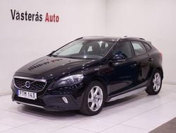 Svart Begagnad 2013 Volvo V40 CC Kombi | 139 900 kr (Marknadspris)