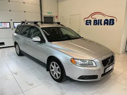 Ljusgrå Begagnad 2007 Volvo V70 Kinetic Kombi | 49 900 kr (Marknadspris)