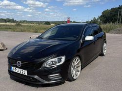 Svart Begagnad 2017 Volvo V60 R-Design Kombi | 162 500 kr (Dyr)