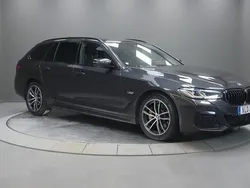 Grå (sophisto grey) Begagnad 2022 BMW 530e M Sport Kombi | 419 000 kr (Lite dyr)