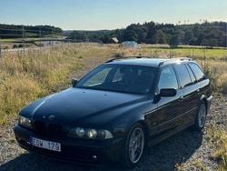 Svart Begagnad 2000 BMW 540 Kombi | 55 000 kr