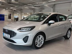 Grå Begagnad 2022 Ford Fiesta Titanium Halvkombi | 184 900 kr
