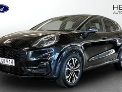 Svart (black) Begagnad 2022 Ford Puma ST-Line Halvkombi | 209 900 kr (Bra pris)