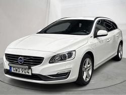 Vit Begagnad 2016 Volvo V60 Momentum Kombi | 179 000 kr