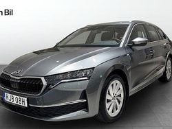 Grå Begagnad 2025 Skoda Octavia Selection Kombi | 304 900 kr (Bra pris)