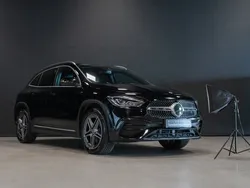 Svart (nattsvart) Begagnad 2021 Mercedes GLA250 AMG SUV | 389 000 kr (Marknadspris)