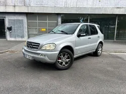 Silver Begagnad 2004 Mercedes ML400 SUV | 69 900 kr