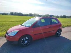 Röd Begagnad 2004 Ford Fiesta Halvkombi | 15 000 kr (Marknadspris)