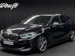 Svart Begagnad 2020 BMW M135 Shadowline Halvkombi | 339 800 kr (Bra pris)