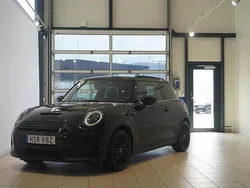 Svart Begagnad 2021 Mini Cooper Halvkombi | 189 900 kr