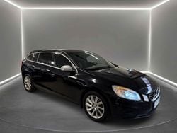 Svart Begagnad 2011 Volvo V60 R-Design Kombi | 94 900 kr (Marknadspris)