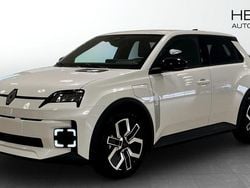 Vit (white) Ny 2025 Renault R5 Techno Halvkombi | 359 900 kr (Superpris)