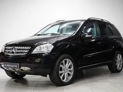 Svart Begagnad 2007 Mercedes ML320 SUV | 94 900 kr (Marknadspris)