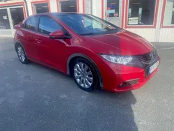 Röd Begagnad 2012 Honda Civic Executive Halvkombi | 78 900 kr (Marknadspris)
