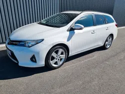 Vit Begagnad 2014 Toyota Auris Edition Kombi | 109 000 kr (Marknadspris)