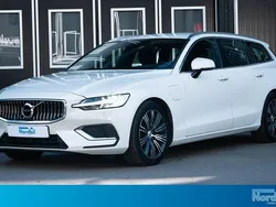 Vit Begagnad 2021 Volvo V60 Inscription Kombi | 239 900 kr (Bra pris)