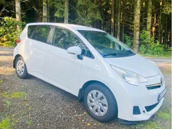 Vit Begagnad 2012 Toyota Verso-S Multidrive S Minibuss | 39 900 kr (Bra pris)