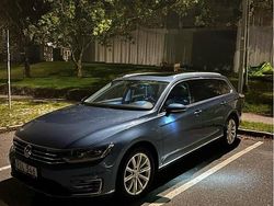 Blå Begagnad 2016 VW Passat GTE Kombi | 139 000 kr (Marknadspris)