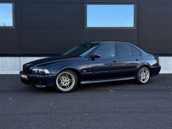 Mörkblå Begagnad 2002 BMW 520 Sedan | 69 800 kr