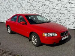 Röd Begagnad 2005 Volvo S60 Business Edition Sedan | 35 000 kr (Marknadspris)